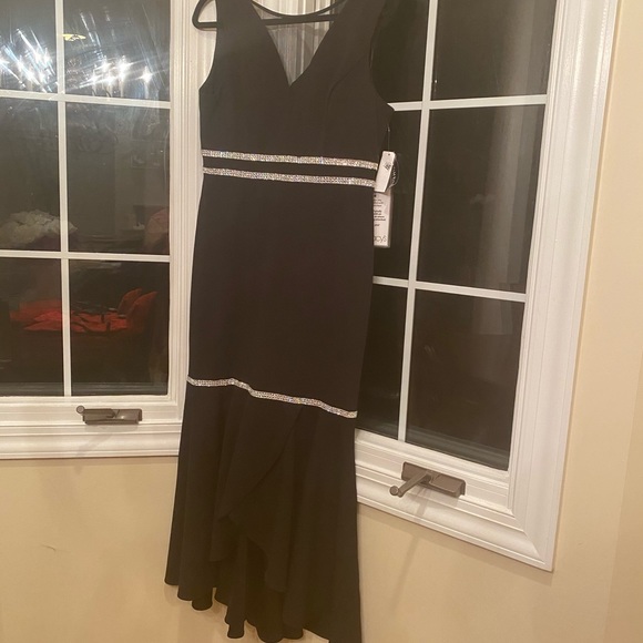 Dress - Picture 2 of 5